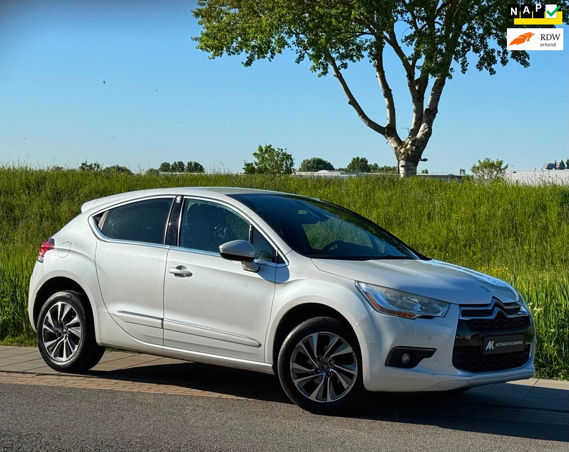 Citroen DS4 1.6 VTi So Chic | Pano | Dode Hoek | Massage | L, Auto's, Euro 5, Gebruikt, 4 cilinders, Leder en Stof