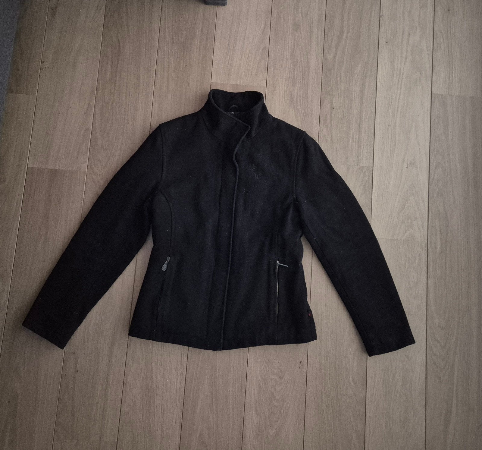 Eddy's jacket winterjas jas wol zwart mt s

Voor meer damesk, Kleding | Heren, Ophalen of Verzenden, Maat 46 (S) of kleiner, Zwart
