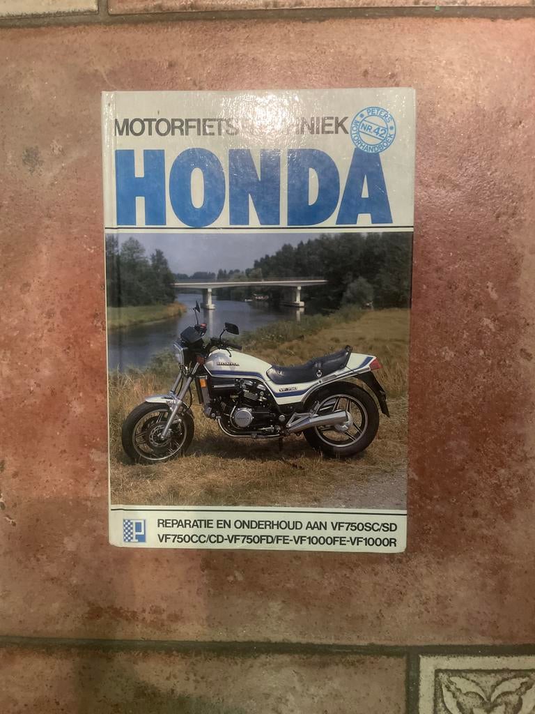 Honda VF 700, VF 750 Techniek Reparatie & Onderhoud Handboek, Motoren, Ophalen of Verzenden, Honda