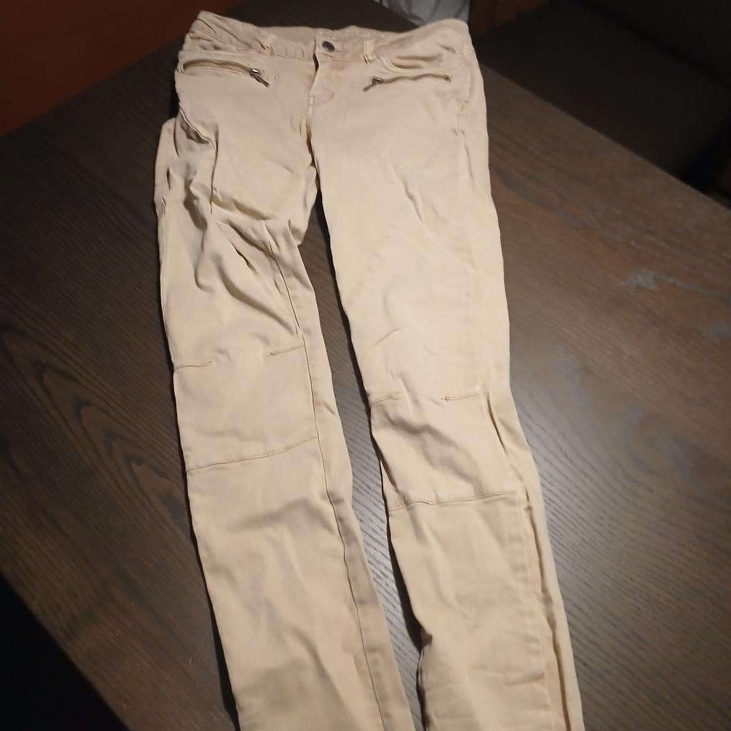 Lange jeans maat 28/34 in zalm/zand kleur, Ophalen of Verzenden