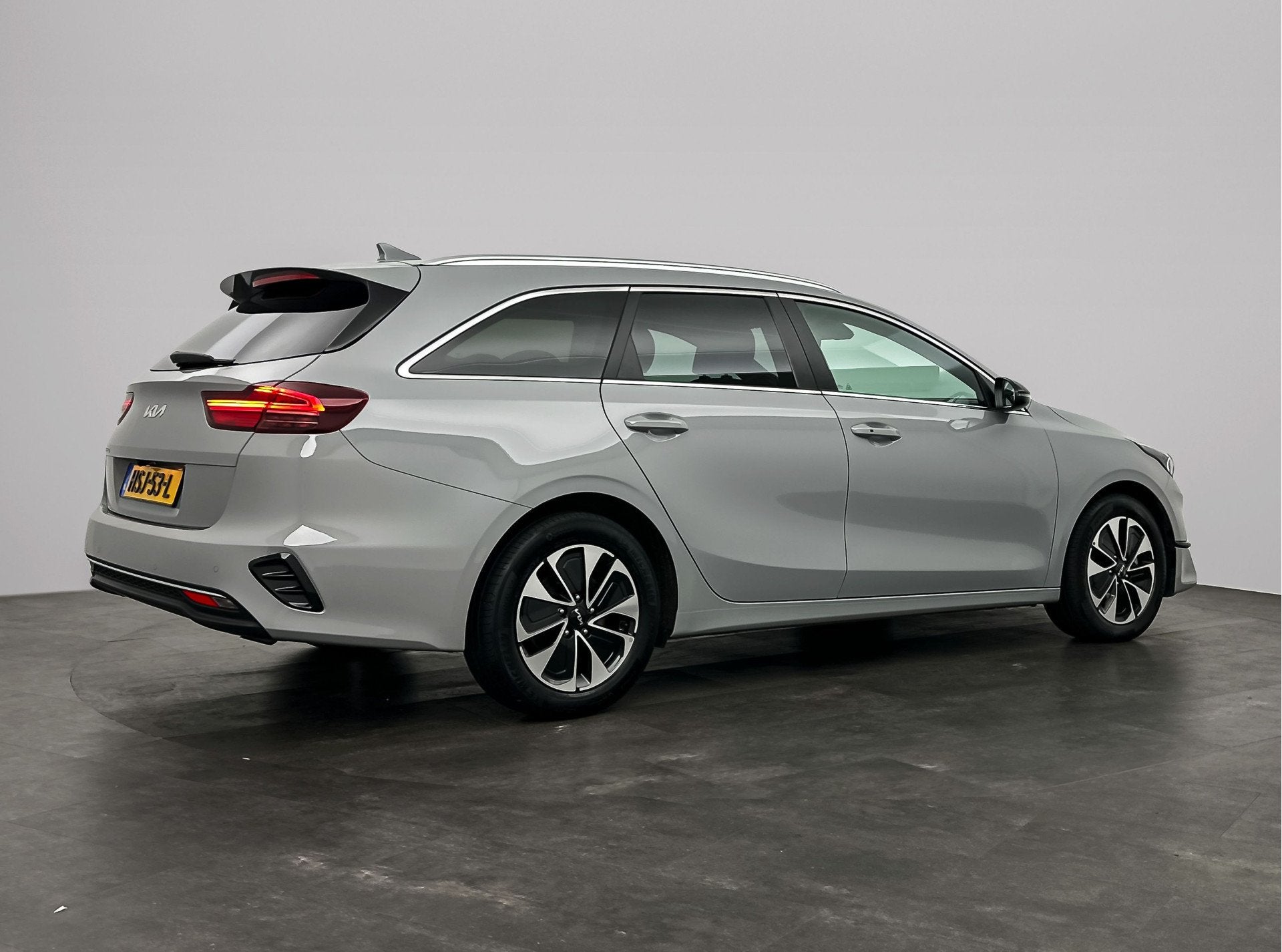 Kia Ceed Sportswagon 1.0 T-GDi MHEV Design Edition | JBL | S, 12 maanden, 1309 kg, Leder en Stof, Origineel Nederlands