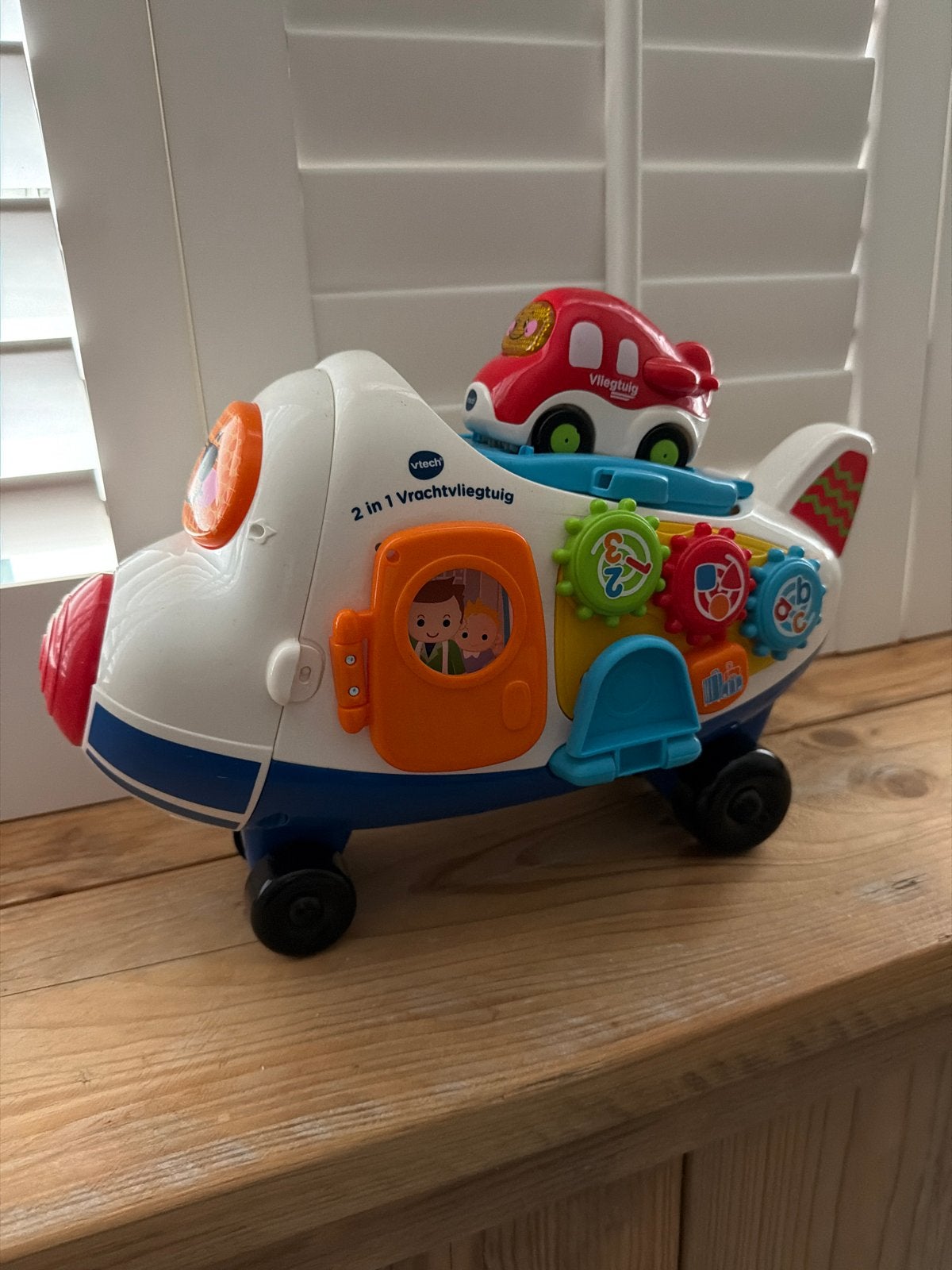 VTech 2-in-1 Vrachtvliegtuig met auto, Ophalen of Verzenden, Zo goed als nieuw, 6 maanden tot 2 jaar