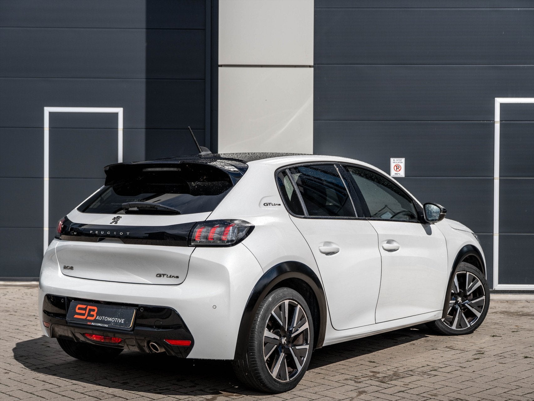 Peugeot 208 1.2 PureTech GT-Line Keyless|Cam|Carplay|VOL!, Auto's, Dealer onderhouden, 101 pk, Euro 6, Leder en Stof