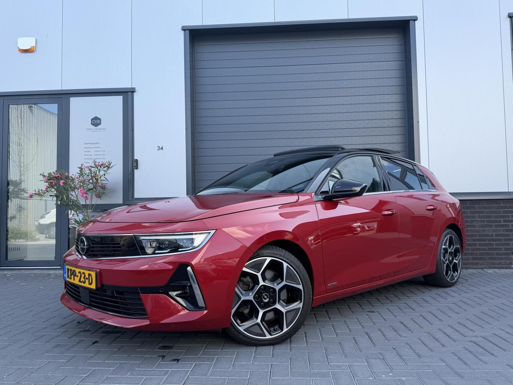 Opel Astra 1.6 Hybrid Level 4 - PANORAMADAK - Head-Up, Auto's, Opel, Gebruikt, 4 cilinders, 181 pk, Bedrijf