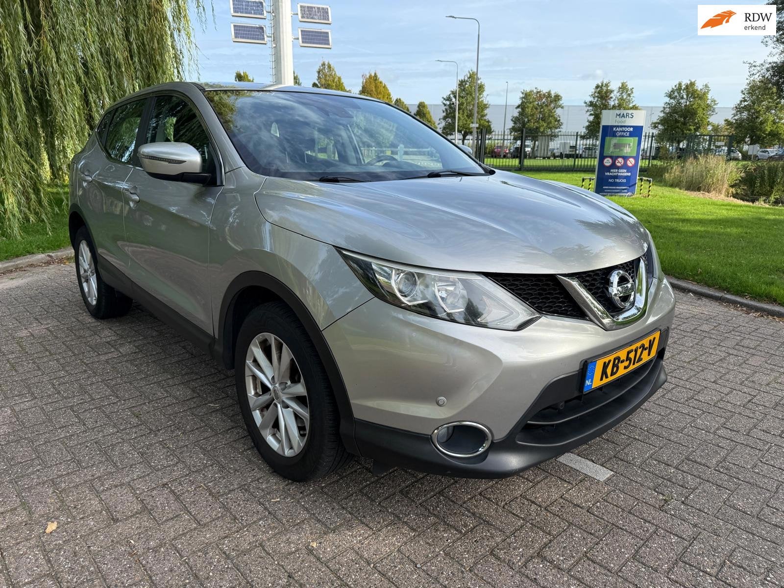 Nissan Qashqai 1.2 Acenta, Auto's, Voorwielaandrijving, Stof, Gebruikt, Zwart