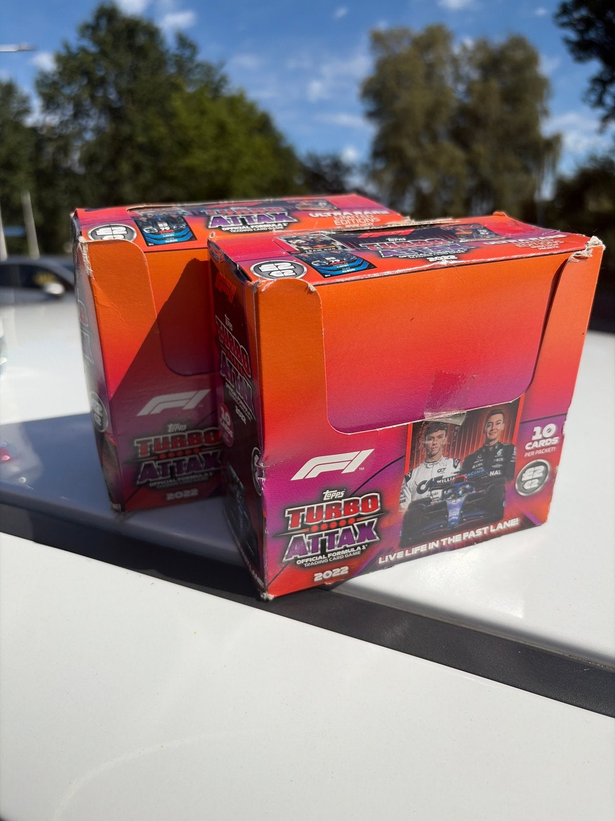 Topps Turbo Attax 2022 - 2 Display Boxen (Formule 1), Verzamelen, Ophalen of Verzenden, Nieuw, Overige sporten, Poster, Plaatje of Sticker