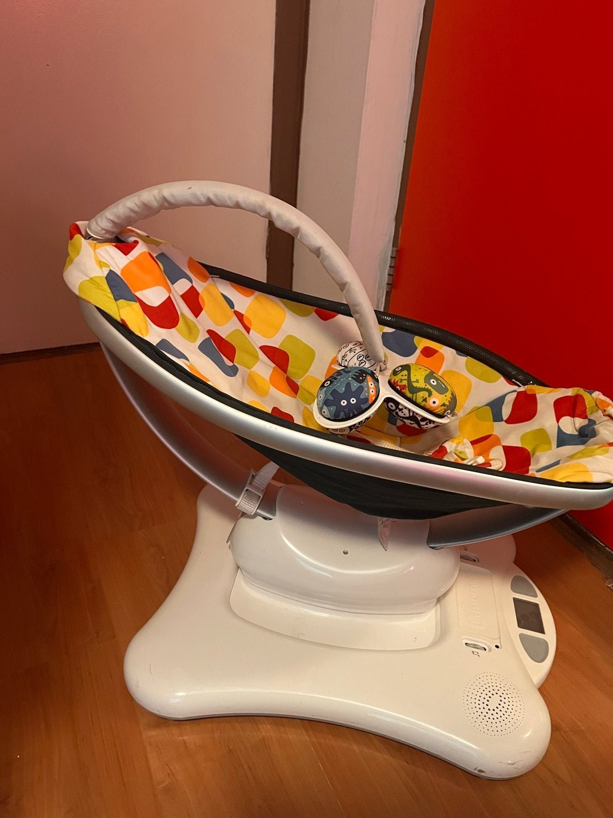 mamaRoo, Overige merken, Wipstoel, Ophalen of Verzenden, Met gordel(s) of riempje(s)