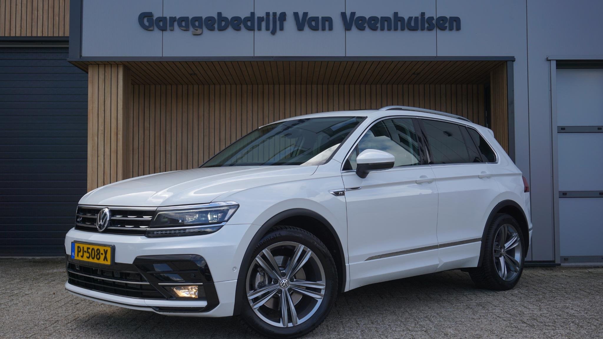 Volkswagen Tiguan 2.0 TSI 180pk DSG 4Motion 2x R-Line & High, Auto's, Automaat, Stof, Gebruikt, Euro 6