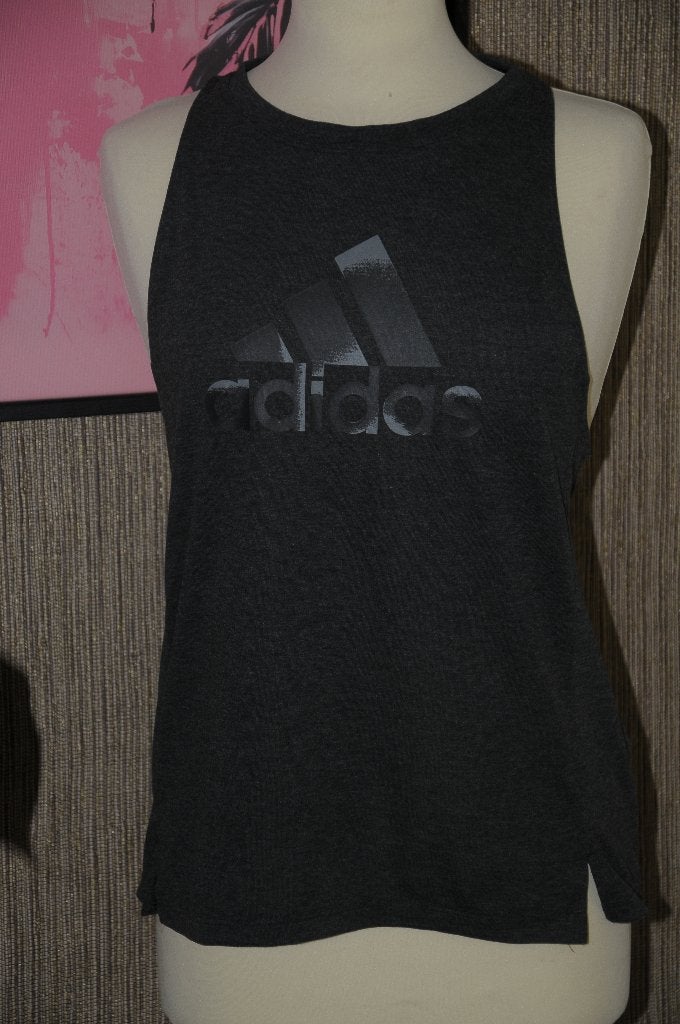 Donkergrijze sporttop van Adidas met mooie rug, maat S, ZGAN, Kleding | Dames, Adidas, Ophalen of Verzenden, Maat 36 (S), Grijs