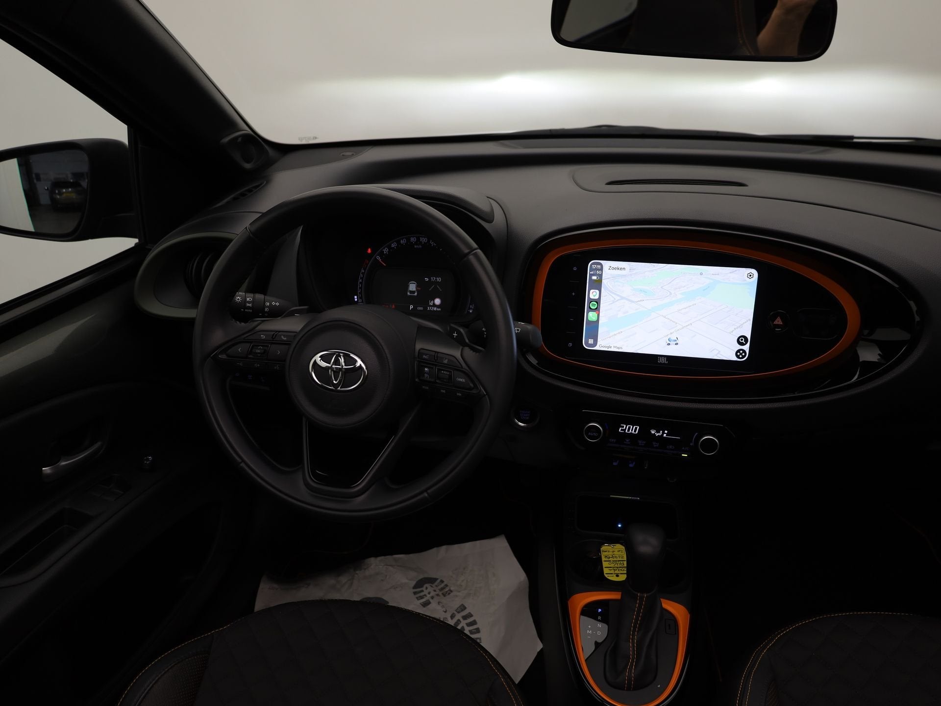 Toyota Aygo X 1.0 VVT-i S-CVT Limited | Vouwdak | Keyless |, 12 maanden, Gebruikt, 4 stoelen, Leder en Stof