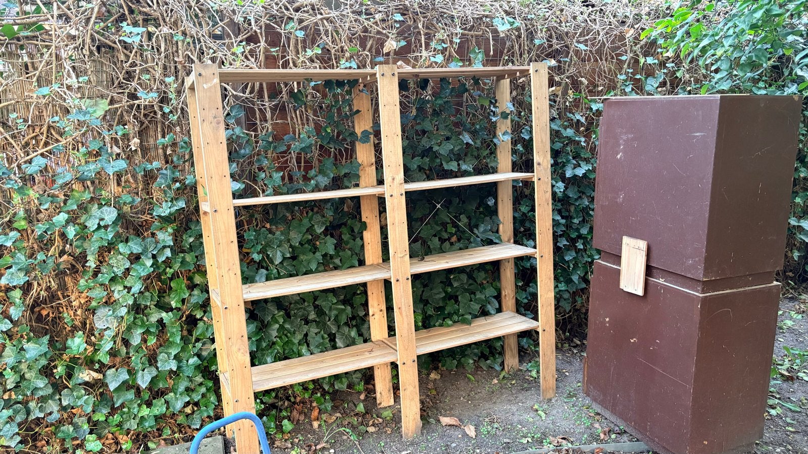 Houten buitenrek / plantenrek met 4 planken, Ophalen, Gebruikt