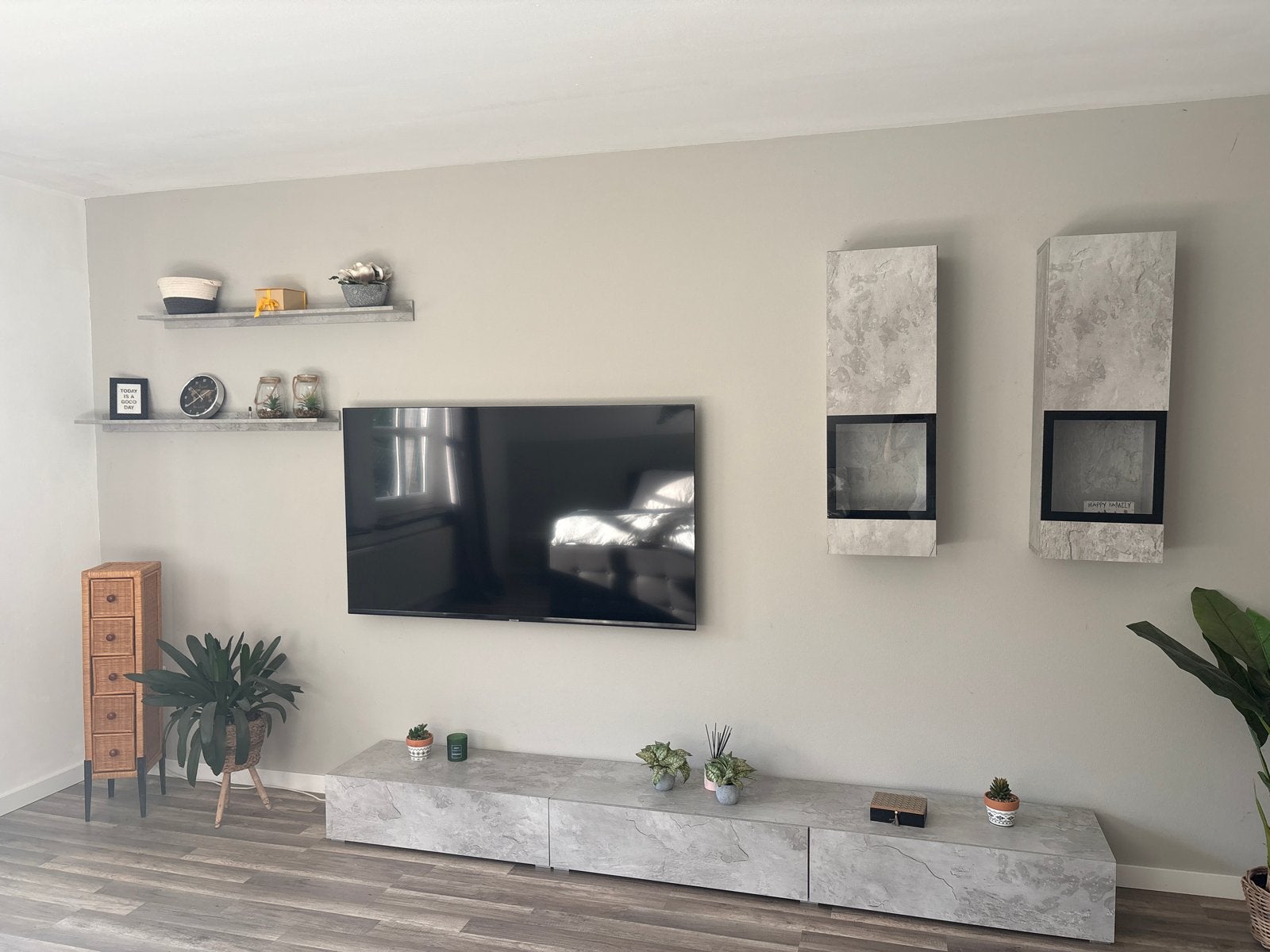 Modern TV-meubel met zwevende kasten en planken, Ophalen, Overige materialen, 100 tot 150 cm, Zo goed als nieuw