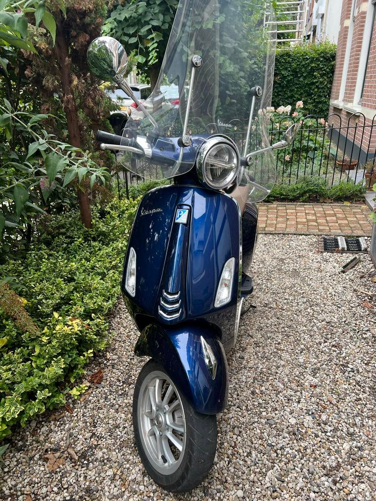 Vespa Primavera 2018 Euro4 - Inclusief accessoires, Ophalen, Gebruikt, Overige modellen, Benzine