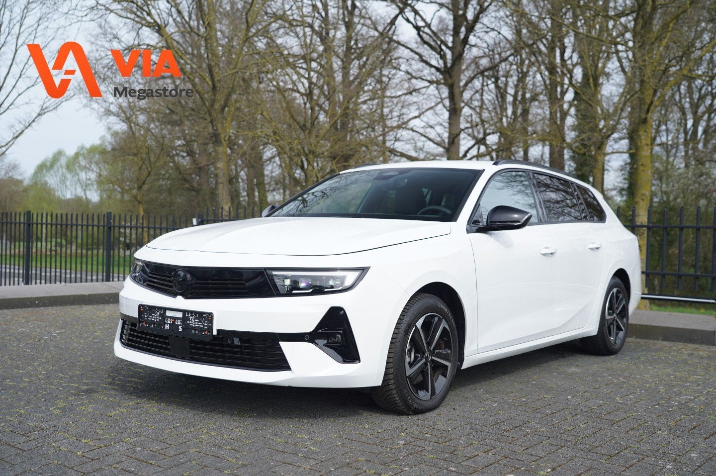 Opel Astra Sports Tourer GS | 360 camera | LED | Stoel + Stu, Stof, Gebruikt, Met garantie (alle), Wit