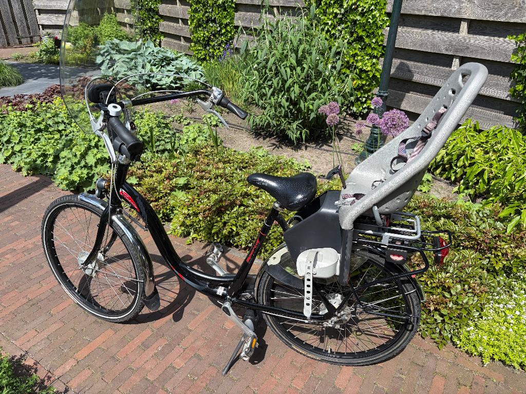 Zwarte Sparta Amazone mamafiets (26") met Yepp achterzitje, Ophalen, Sparta, Gebruikt, Versnellingen