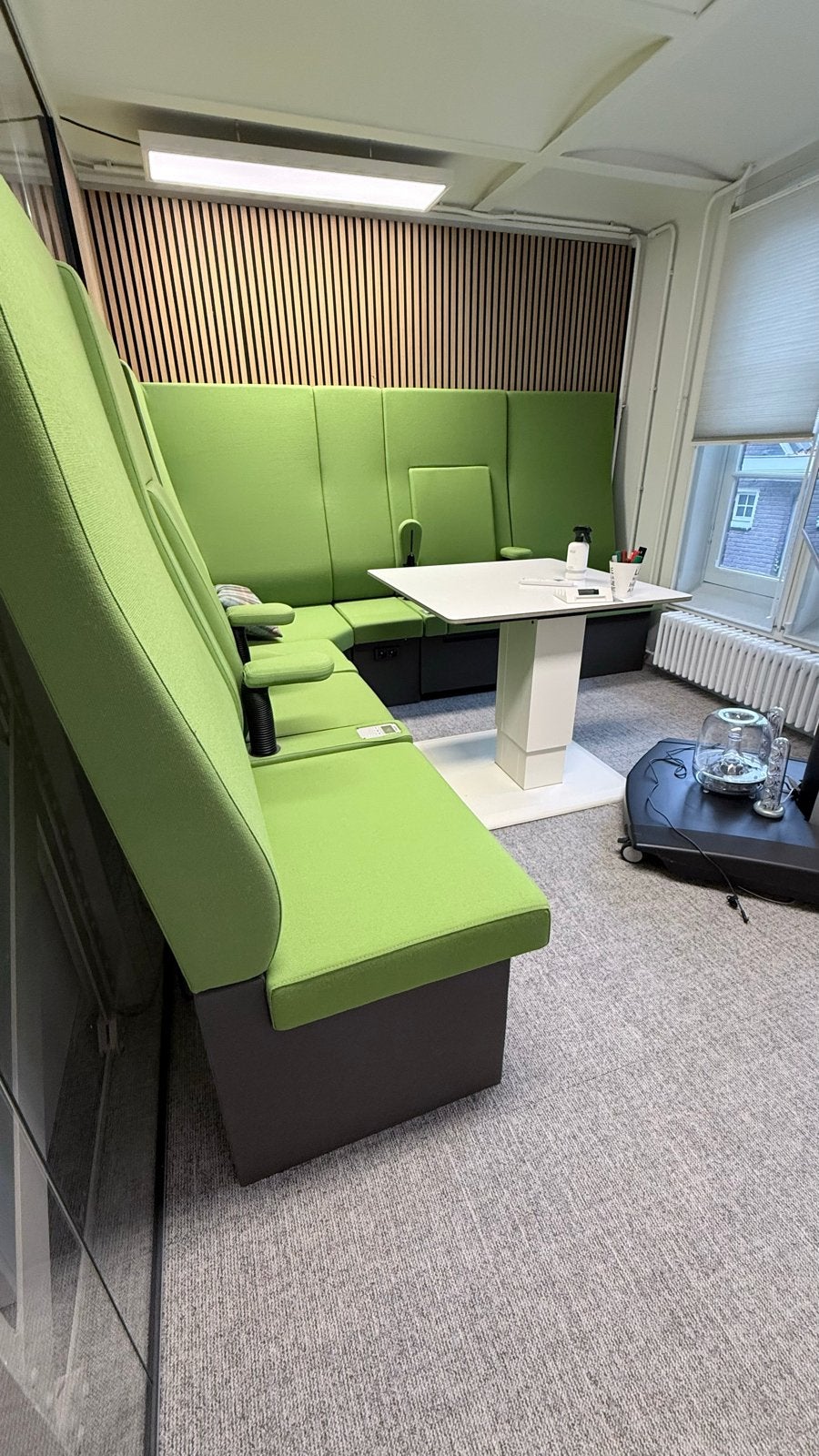 Groene hoekbank kantoor, Ophalen, Gebruikt