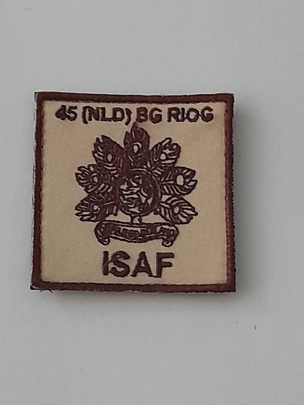 Borstembleem 45 NLD BG RIOG ISAF AFGHANISTAN, Ophalen of Verzenden, Landmacht, Nederland, Embleem of Badge