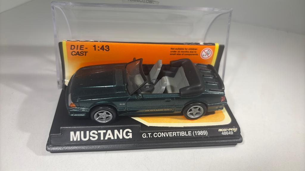 Ford mustang gt convertible new ray 1.43