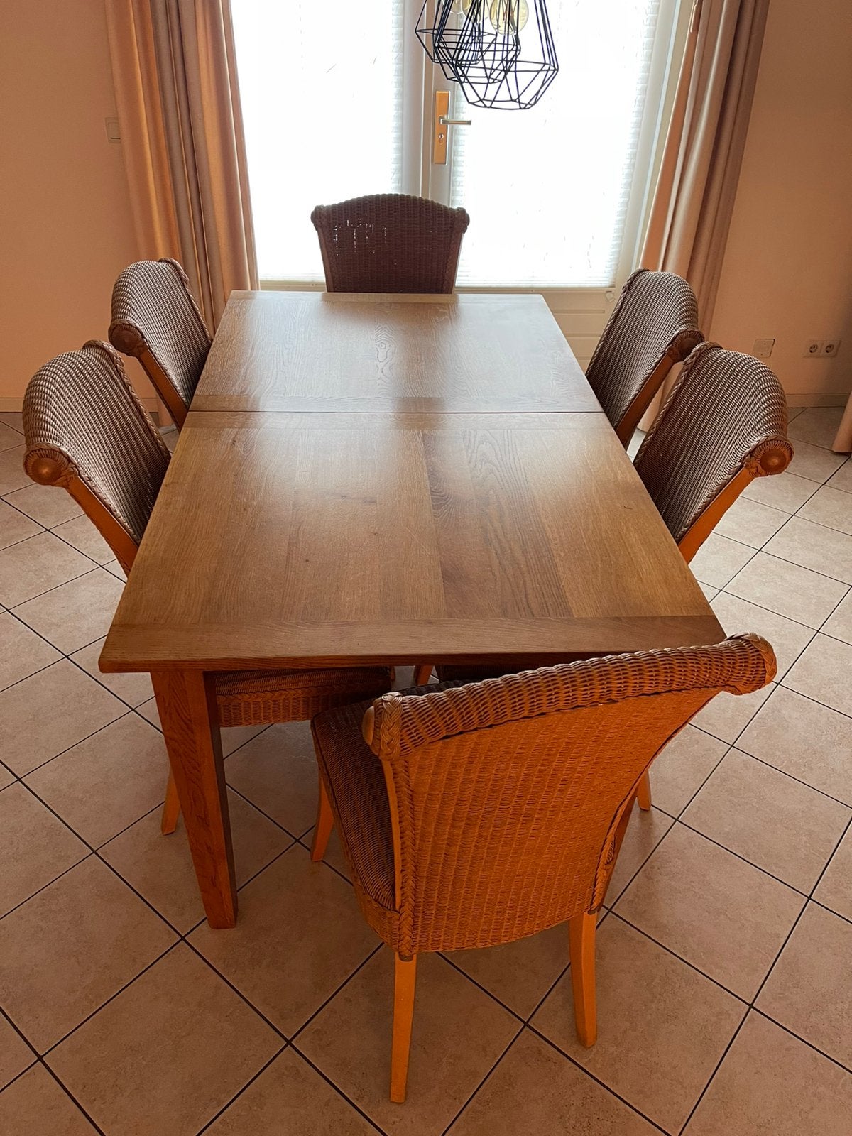 Eetkamertafel met lloyd loom stoelen, Ophalen, Gebruikt, 4 tot 6 stoelen