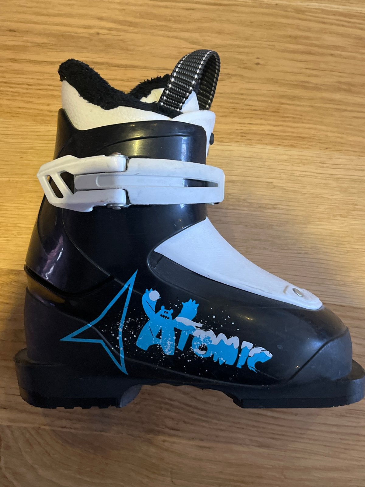Atomic skischoenen maat 17/18, Ophalen, Gebruikt, Schoenen, Atomic