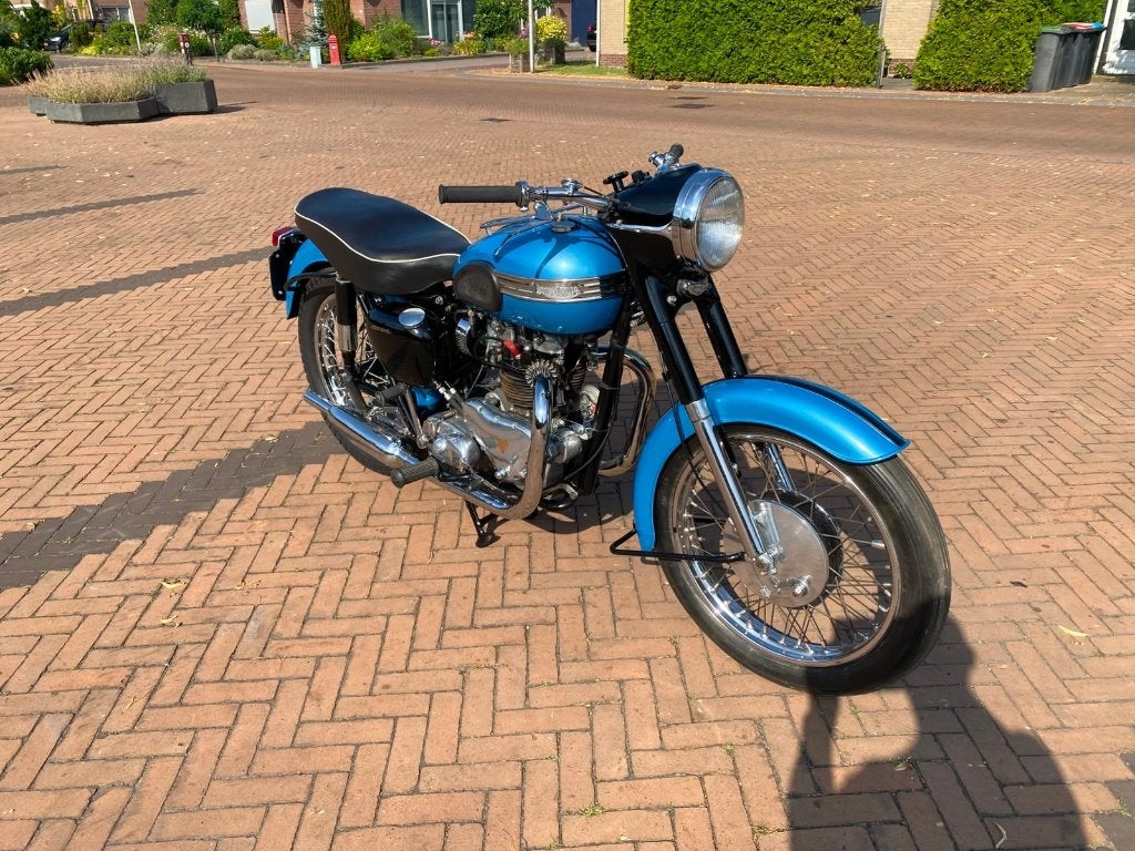 Zeer mooie Triumph Tiger T110, Motoren, Motoren | Oldtimers, 2 cilinders, Gebruikt, Toermotor, Handgeschakeld
