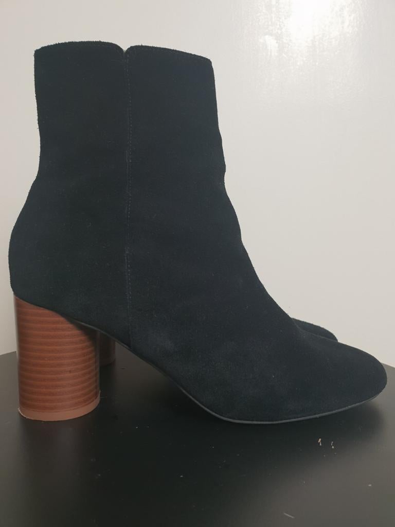 Paar z.g.a.n. stijlvolle suede laarsjes van TwoDay, mt 40!, Kleding | Dames, Schoenen, Two Day, Zwart, Lage of Enkellaarzen, Ophalen of Verzenden