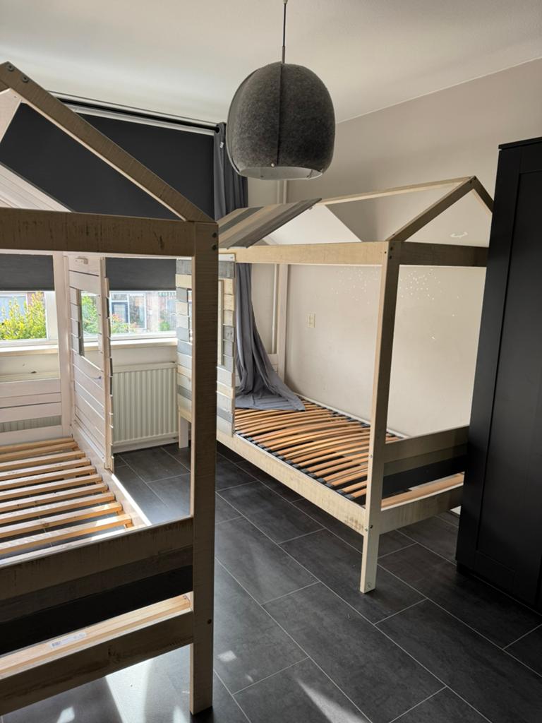 2x (Huis)bed eenpersoons te koop!, Ophalen, Gebruikt, 90 cm, Eenpersoons