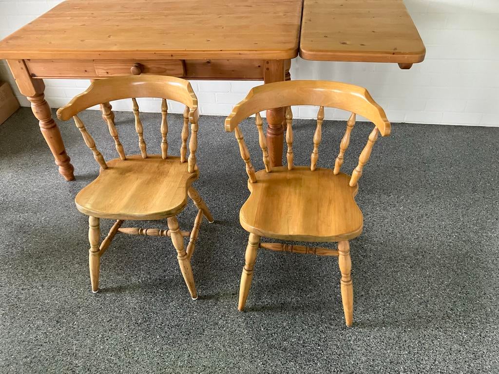 Uitklapbare eettafel met 2 stoelen van grenenhout, Ophalen, Gebruikt, 50 tot 100 cm, 150 tot 200 cm