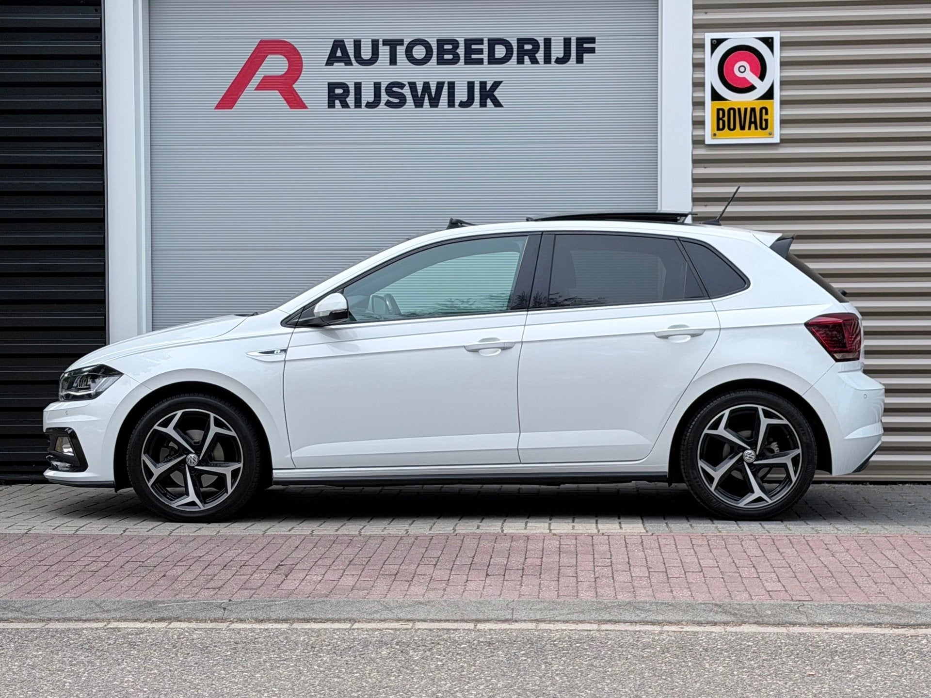 Volkswagen Polo 1.0 TSI 3x R-Line Pano/Virtual/ApplerCarPlay, Auto's, Gebruikt, Euro 6, Bedrijf, Handgeschakeld