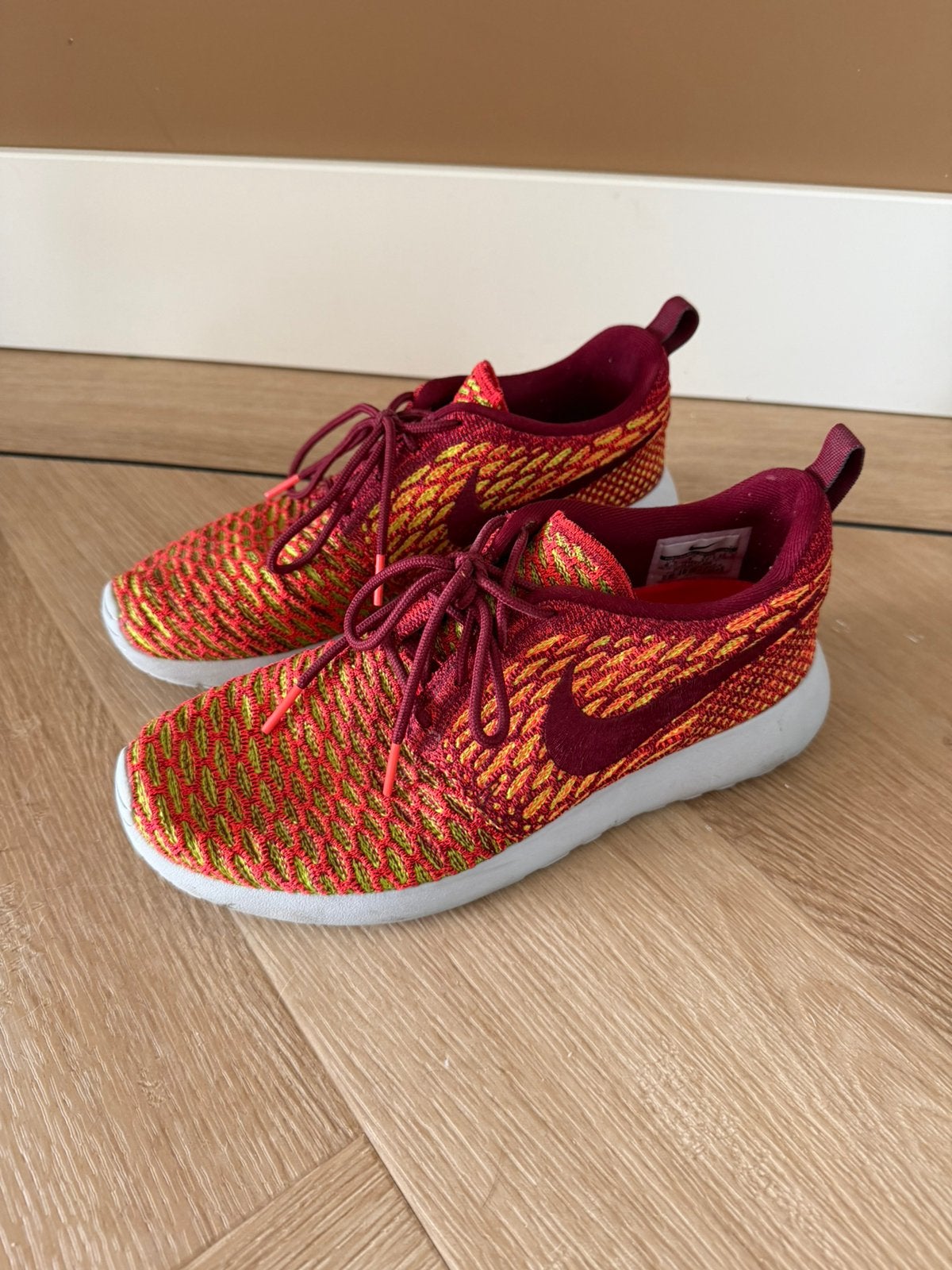 Nike sneakers maat 37,5, Sportschoenen, Ophalen of Verzenden, Gedragen, Rood