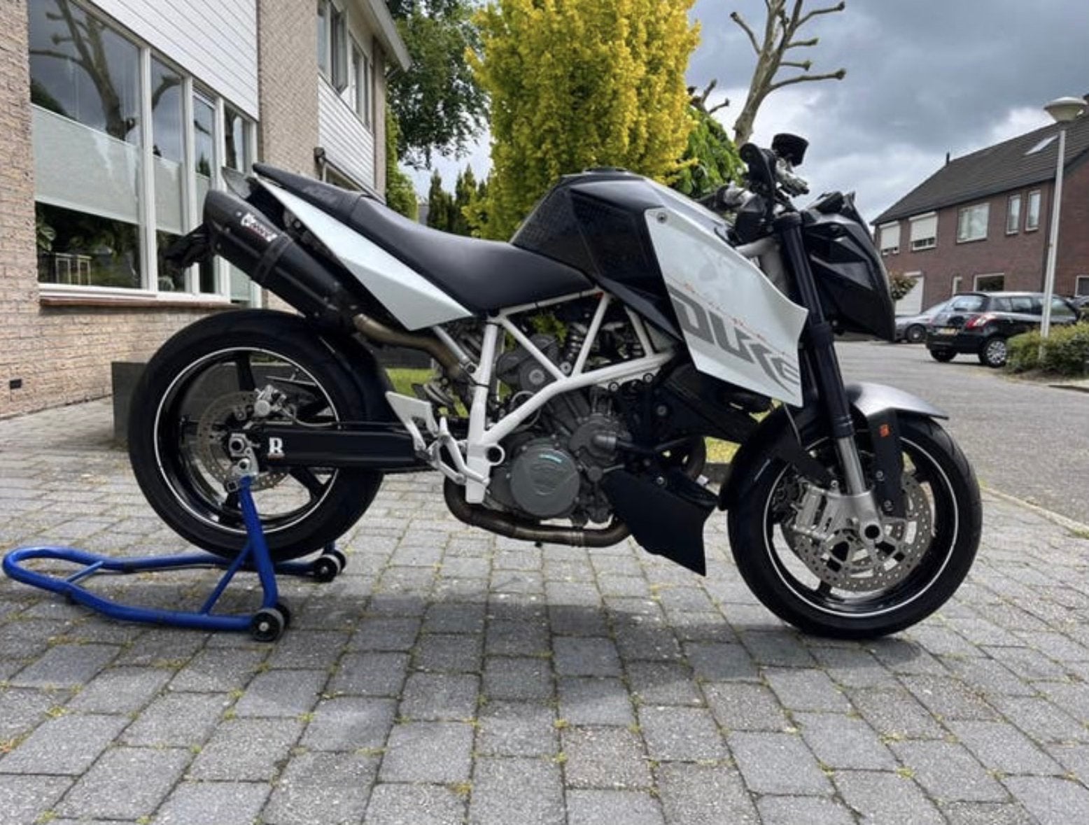KTM Super duke 990 - Weinig km - Dealer onderhouden., 2 cilinders, Occasion, Particulier, Meer dan 35 kW