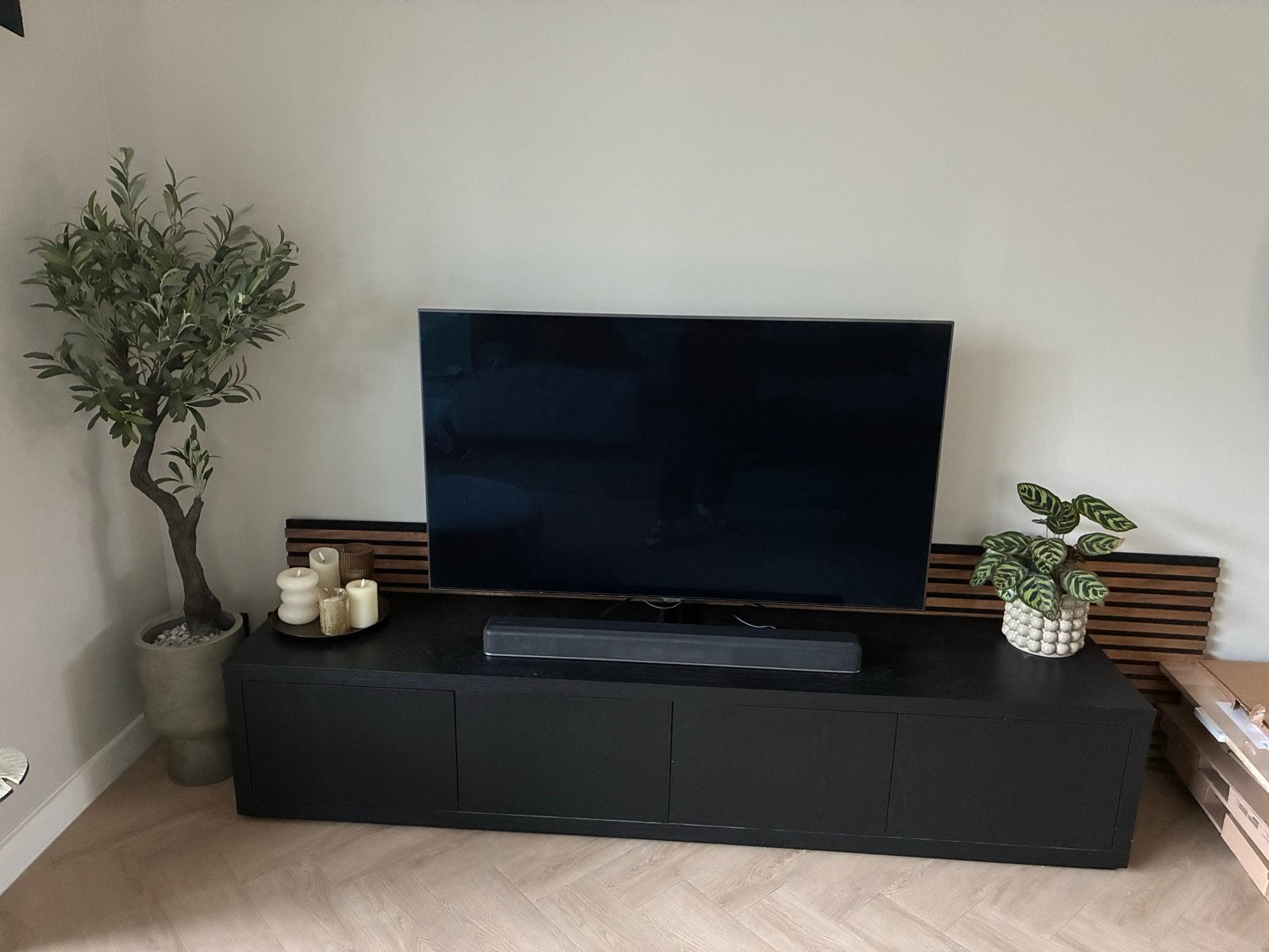 Goossens TV meubel Barcelona zwart eiken 208x45x42 cm, Gebruikt, Eikenhout, Ophalen of Verzenden, 200 cm of meer