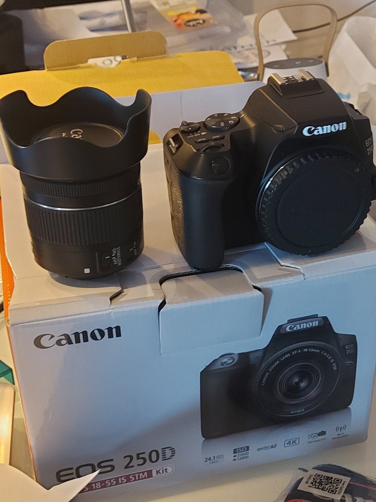 Canon EOS 250D Spiegelreflexcamera met 18-55mm lens, Spiegelreflex, Canon, Ophalen of Verzenden, Zo goed als nieuw