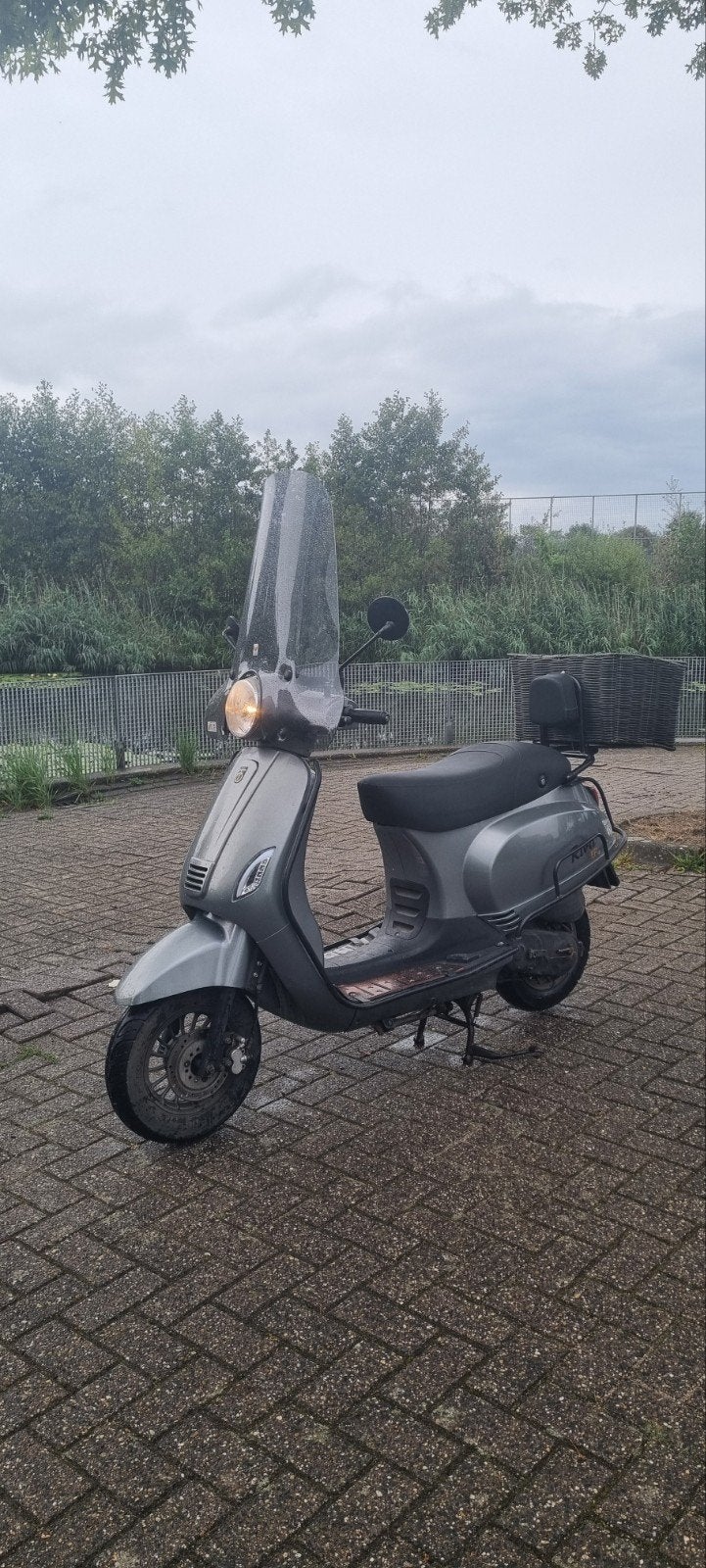 BTC Riva Scooter uit 2017  de scooter loop 70Km zonder  w, Fietsen en Brommers, Ophalen, Gebruikt, Overige typen, Overige merken