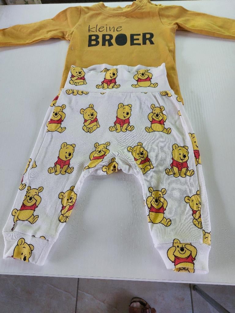 broekje winnie the Pooh en okergeel T shirt l.mouw mt. 68, Ophalen, Gebruikt, Setje, Prenatal