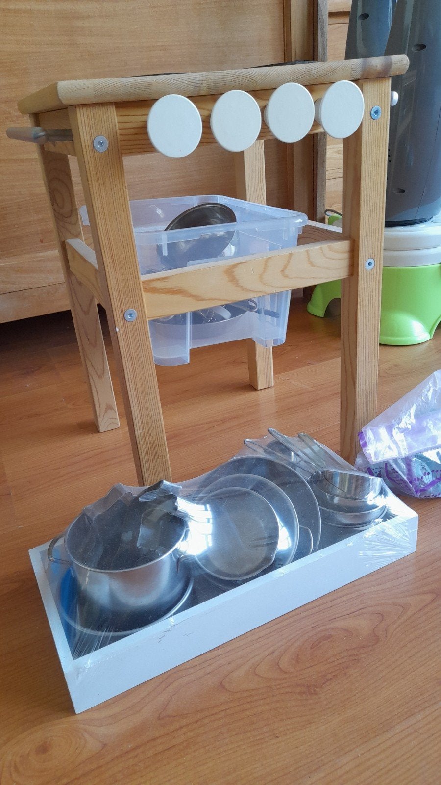 Klein kinderkeukentje met potten en pannen, Ophalen, Nieuw