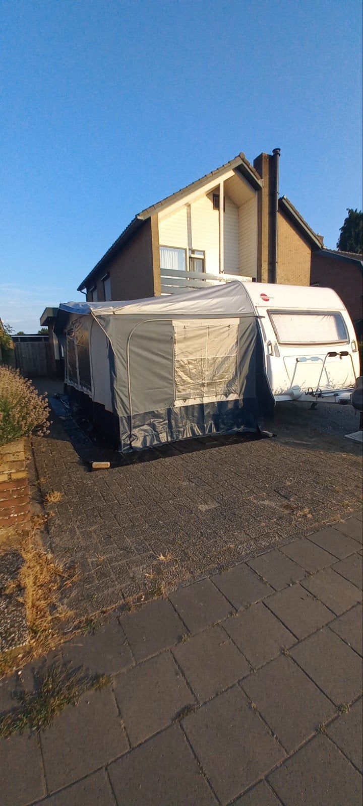 Brand voortent omloopmaat 12, Ophalen, Brand