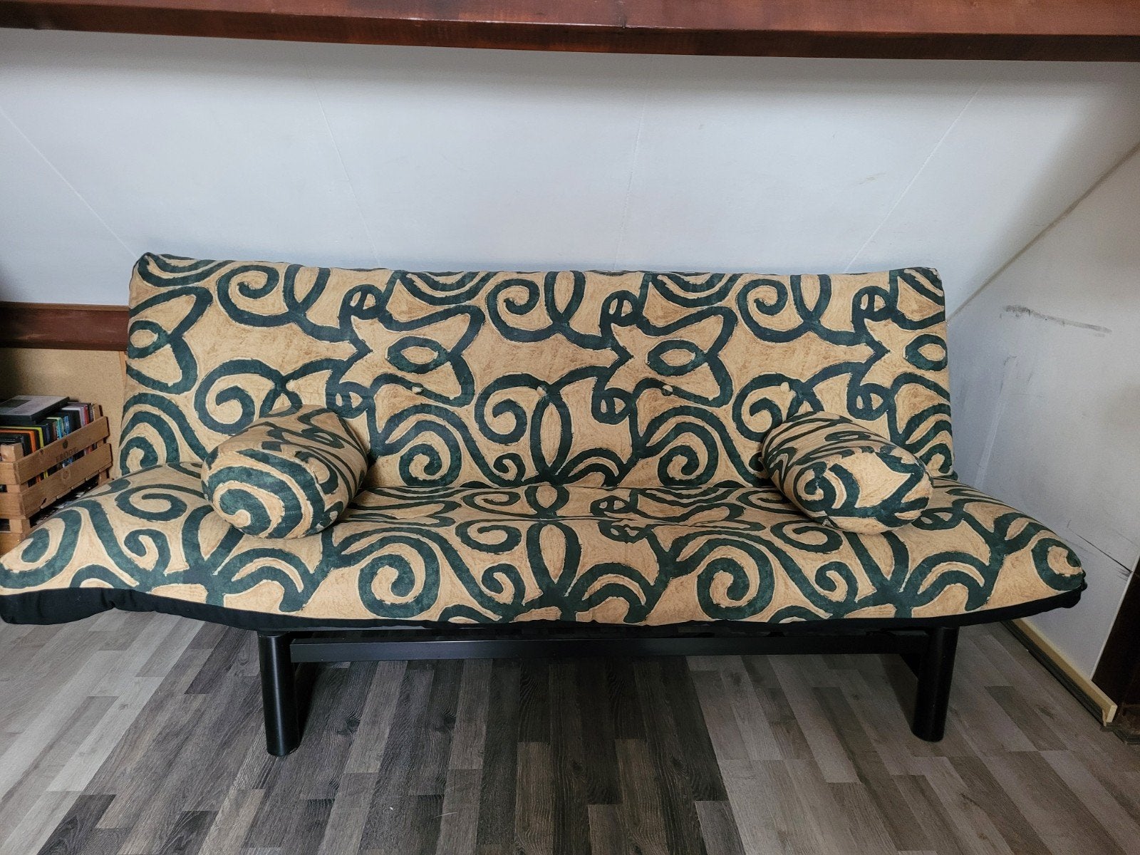 Slaapbank met grappige eigentijdse design, Huis en Inrichting, Slaapkamer | Slaapbanken, Ophalen, Gebruikt, Overige kleuren, Tweepersoons