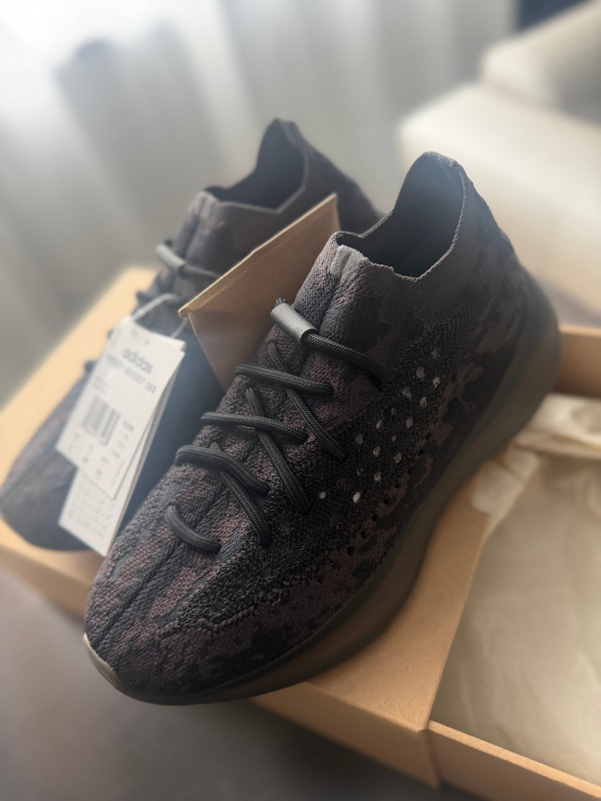 Yeezy Adidas Booster 380 Onyx (uniseks), Ophalen of Verzenden, Zo goed als nieuw, Zwart