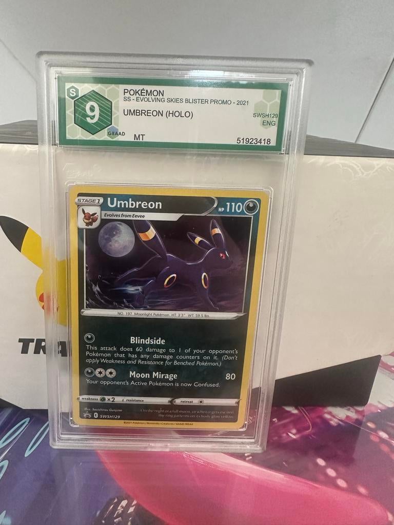 Umbreon holo Evolving Skies blister promo 2021 Graad 9, Ophalen of Verzenden, Nieuw, Losse kaart, Foil