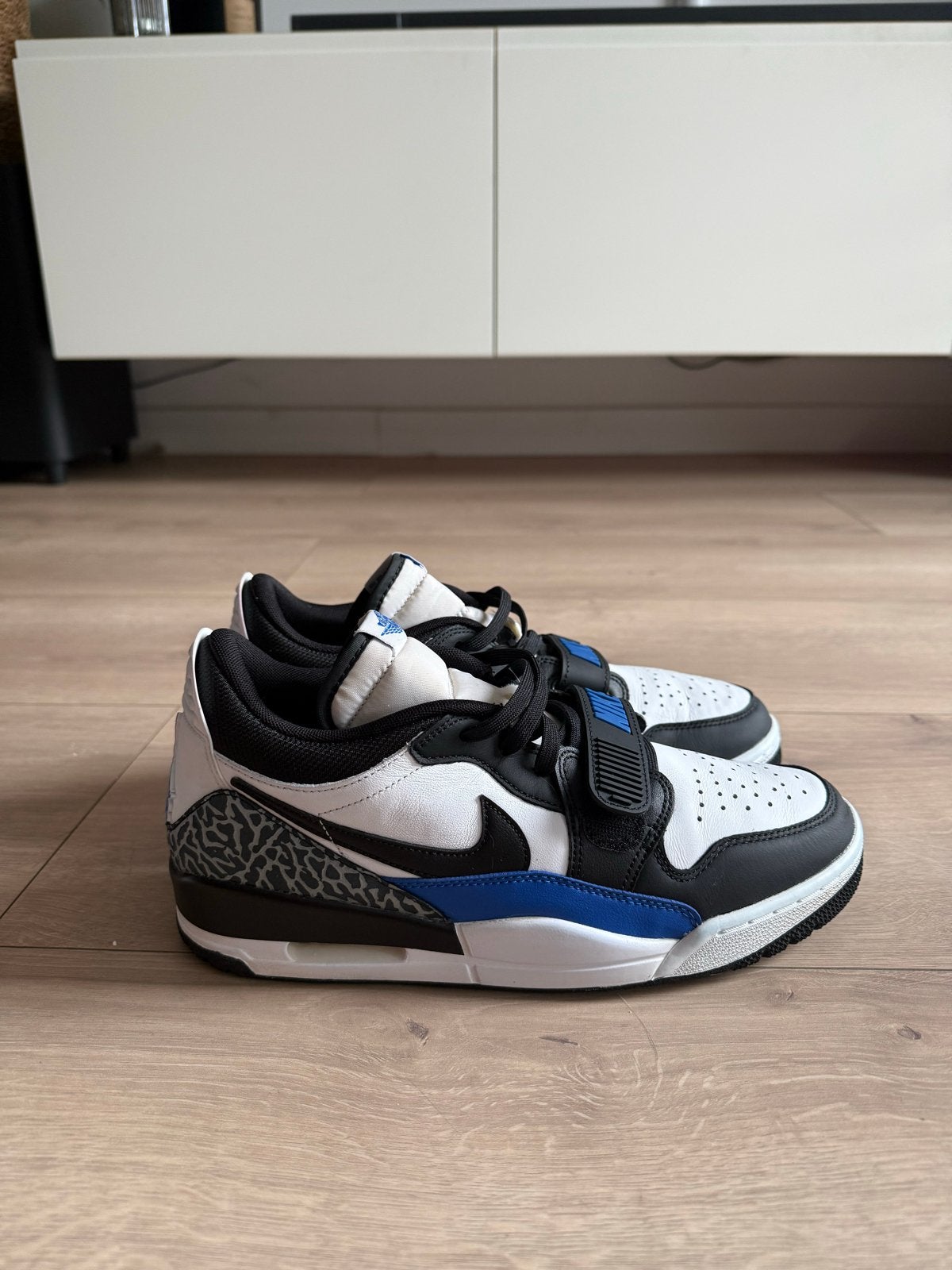 Nike Jordan Legacy 312 Low, Blauw, Ophalen of Verzenden, Sneakers of Gympen, Zo goed als nieuw