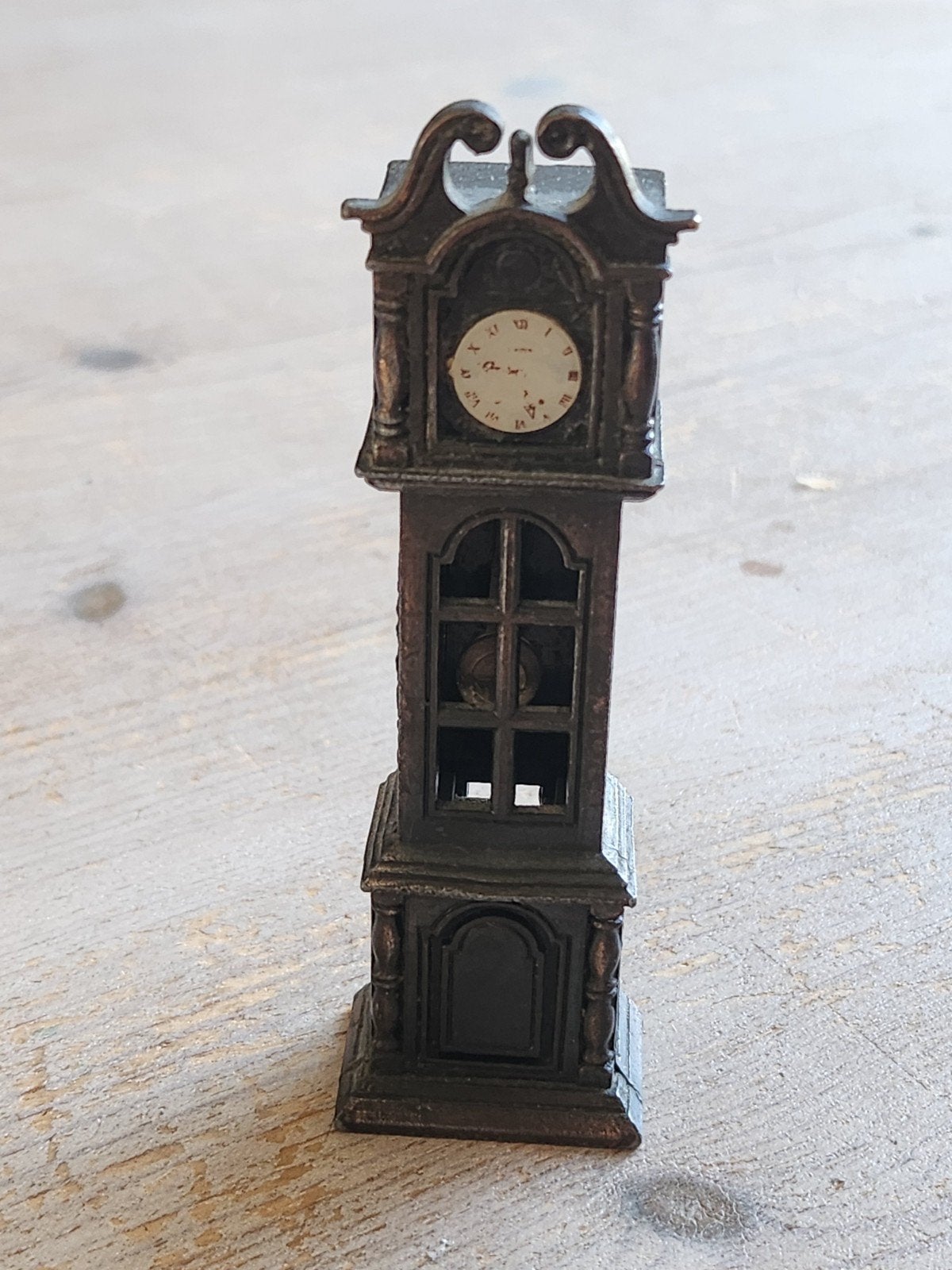 Metalen miniatuur staande klok puntenslijper, Ophalen of Verzenden