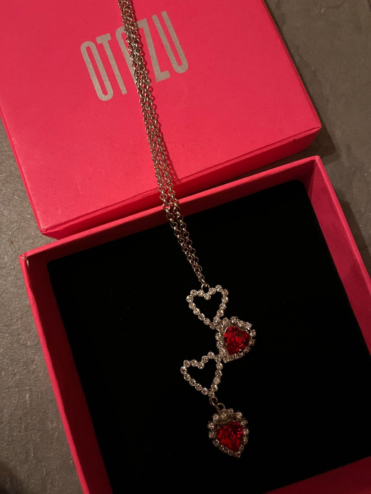 Otazu ketting met hartjes, Overige materialen, Zo goed als nieuw, Rood, Ophalen