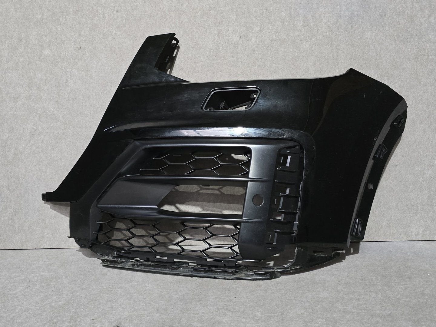 Audi Q2 81A Bumper Links S-line SQ2 Bumper Hoek 81A807437A, Auto-onderdelen, Gebruikt, -, Voor, Ophalen of Verzenden