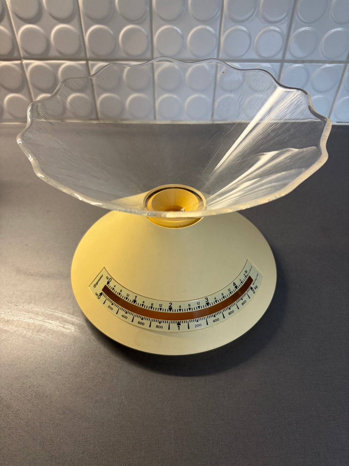 Vintage Guzzini Keukenweegschaal, Beige, Kunststof, Ophalen of Verzenden, Overige merken