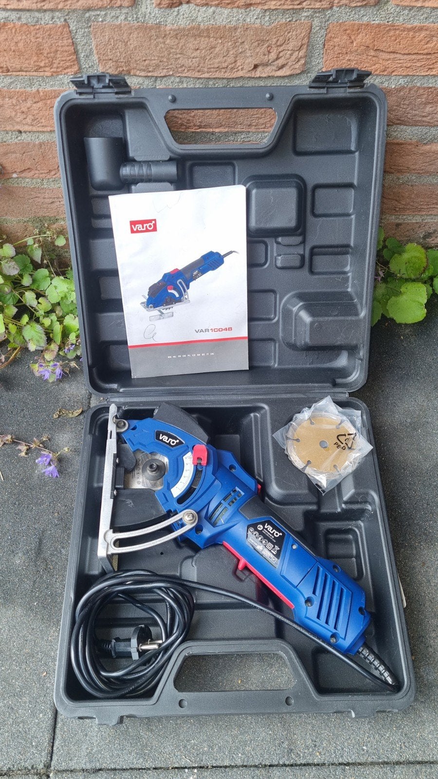 Varo 10048 Precisie Invalzaag 500W met Lasergeleiding, Invalzaag, Ophalen of Verzenden, Zo goed als nieuw, 30 tot 70 mm