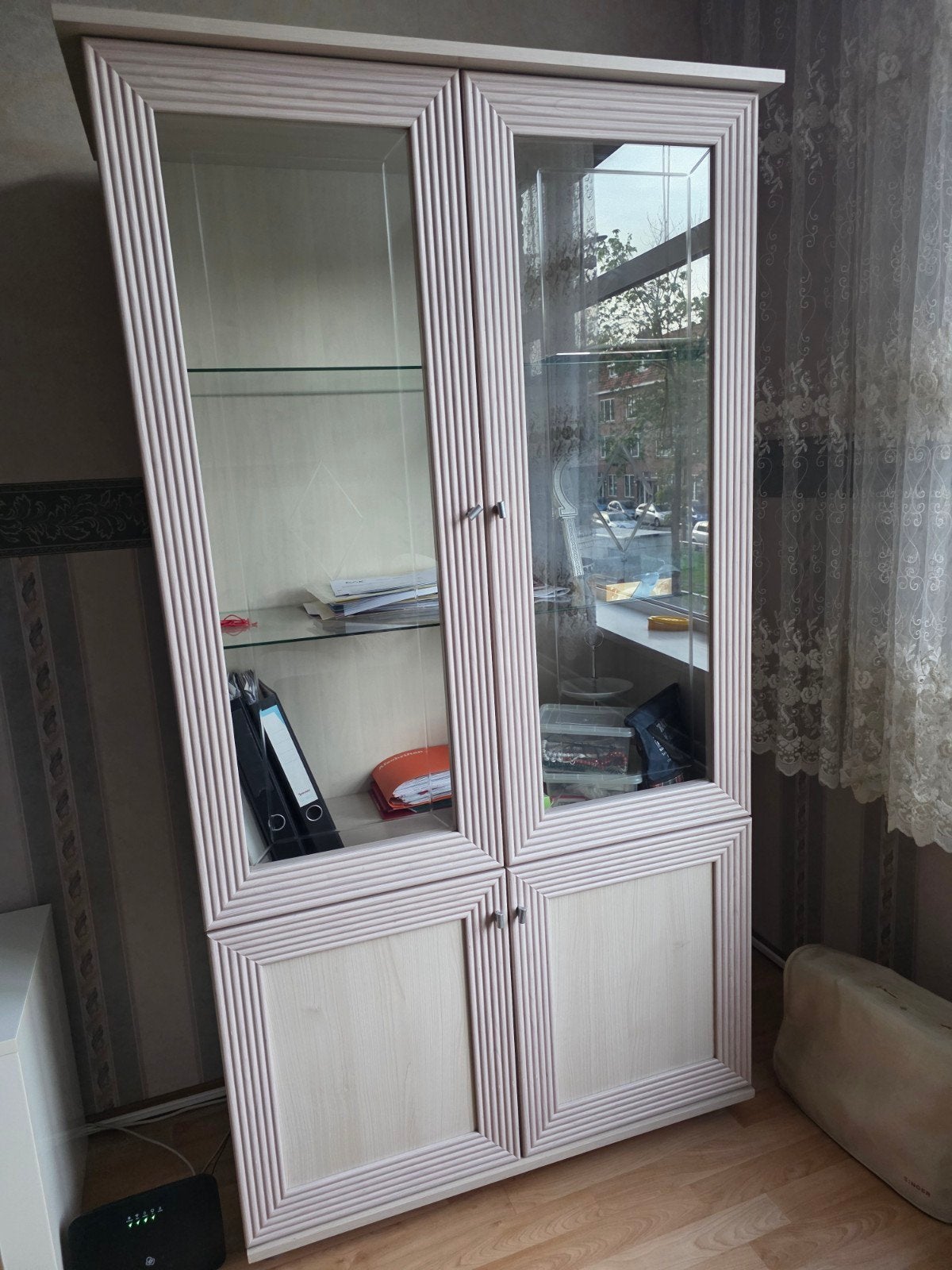 Glazen vitrinekast met opbergruimte eettafel, Ophalen, Overige houtsoorten, 50 tot 100 cm, Modern