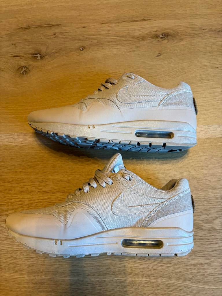 Nike Air Max 1 v Patch Sand SC Maat 44, Ophalen of Verzenden, Zo goed als nieuw, Overige kleuren