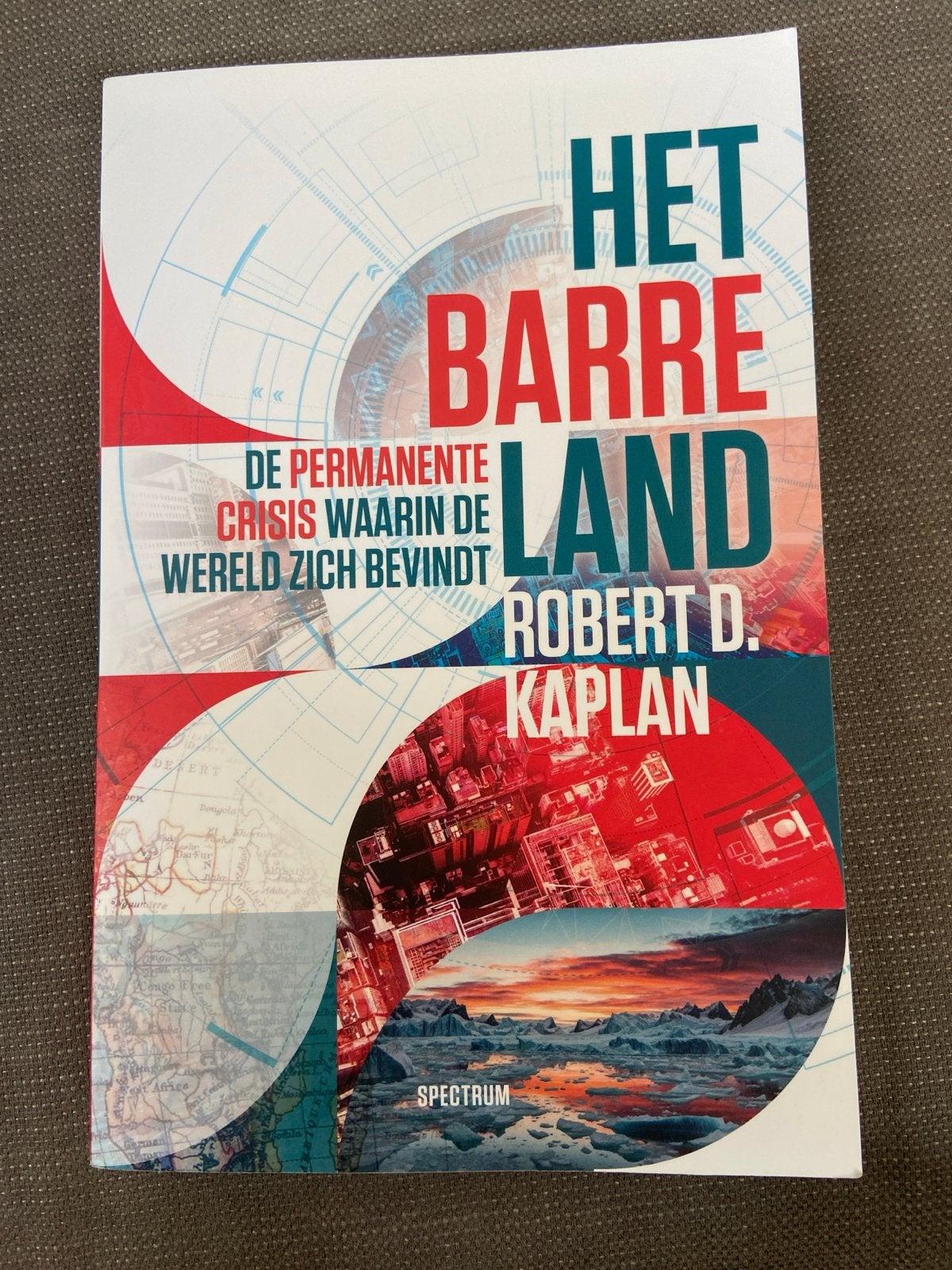 Het Barre Land - Robert D. Kaplan (Zo goed als nieuw), Boeken, Ophalen of Verzenden, Gamma, Zo goed als nieuw, WO