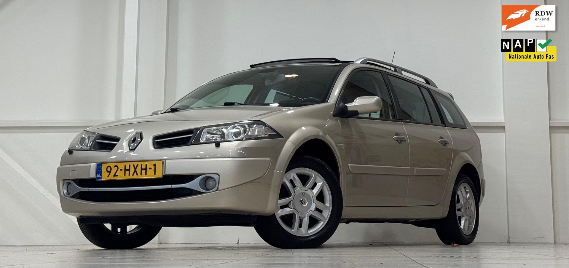 Renault Mégane Grand Tour 2.0i 16V Tech Line Schuifdak Trek, 135 pk, 4 cilinders, Beige, 650 kg